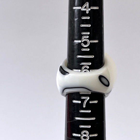 Vintage Lucite Ring Chunky Flat Top Dome White Black Marble Swirl Statement - Picture 3 of 14